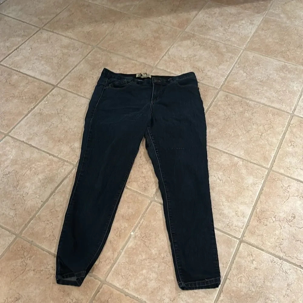 Democracy woman's dark wash pull on pants - Picture 2 of 8